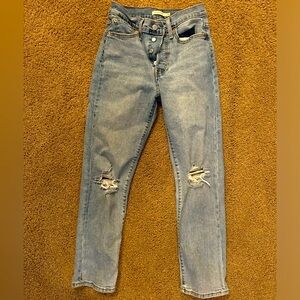 Women’s Levi’s- 27